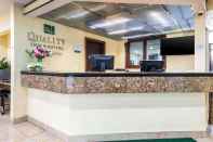 Lobi Quality Inn & Suites Lacey I-5