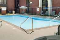 Swimming Pool Days Inn by Wyndham Rolla