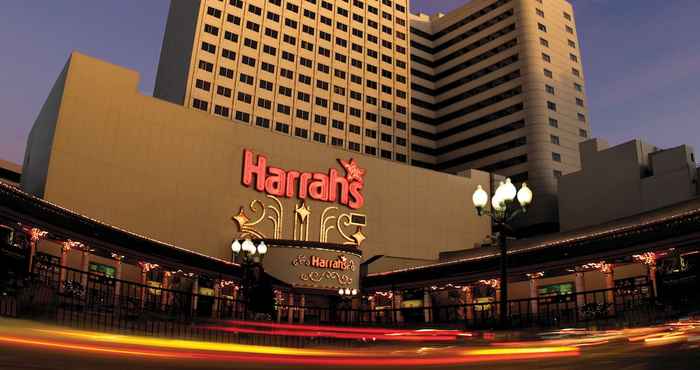 Exterior Harrah's Casino Hotel Reno