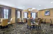 Restaurant 2 La Quinta Inn & Suites by Wyndham Manchester