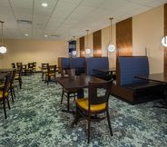 Restaurant 2 DoubleTree by Hilton Hotel Newark Ohio