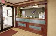 Lobi 4 Americas Best Value Inn McMinnville