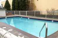 Swimming Pool Motel 6 Salem, OR - Expo Center