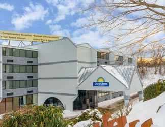 Exterior 2 Days Inn by Wyndham Scranton PA