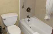 In-room Bathroom 2 Best Western Plus Portage Hotel & Suites