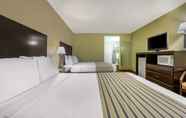 Bedroom 2 Econo Lodge Inn & Suites Triadelphia - Wheeling