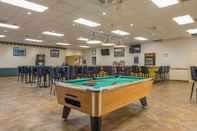 Entertainment Facility Econo Lodge Inn & Suites Triadelphia - Wheeling