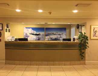 Lobi 2 Best Western Inn & Suites Lemoore