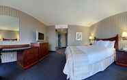 Bedroom 5 Hilton Montreal Laval