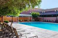 Swimming Pool Boulder Station Hotel and Casino