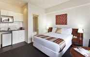 ห้องนอน 6 Macleay Hotel