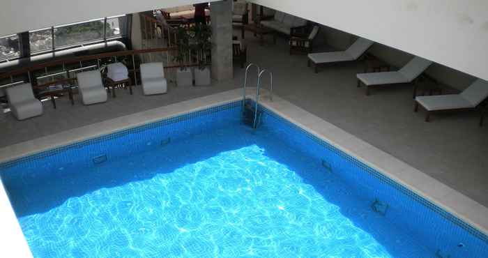Swimming Pool Hotel Etoile