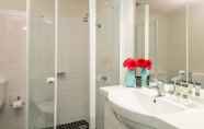 Toilet Kamar 3 Oaks Sydney Goldsbrough Suites