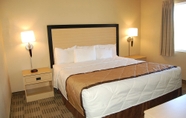 ห้องนอน 3 Extended Stay America Suites Greensboro Big Tree Way