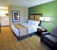 Phòng ngủ 5 Extended Stay America Suites Greensboro Big Tree Way