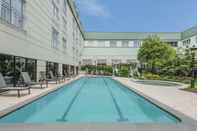 Swimming Pool Sonesta Hamilton Park Morristown Hotel & Conference Center