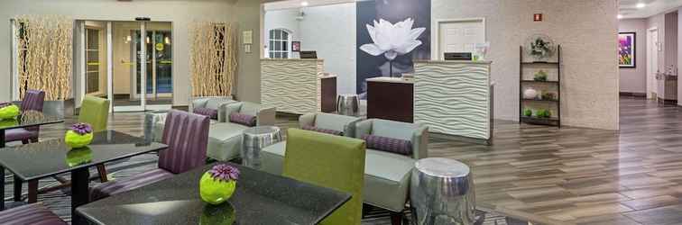 Lobi La Quinta Inn & Suites by Wyndham Phoenix Scottsdale