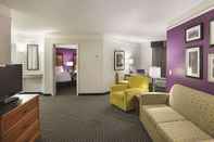 Common Space La Quinta Inn & Suites by Wyndham Phoenix Scottsdale