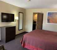 Bedroom 4 Days Inn by Wyndham Tucson Airport