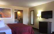 Bedroom 2 Days Inn by Wyndham Tucson Airport