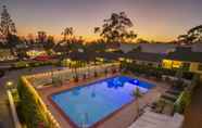 Swimming Pool 7 Coast Village Inn - Santa Barbara