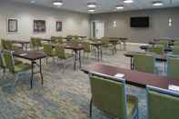 Functional Hall TownePlace Suites by Marriott Greensboro Coliseum Area