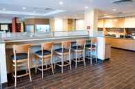 Bar, Cafe and Lounge TownePlace Suites by Marriott Greensboro Coliseum Area