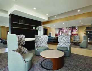 Lobi 2 Courtyard by Marriott Charlotte Airport North