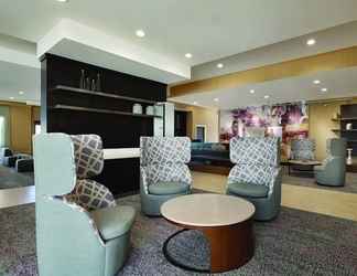 Lobby 2 Courtyard by Marriott Charlotte Airport North