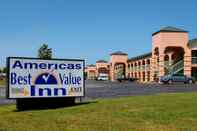 Exterior Americas Best Value Inn AT&T Center