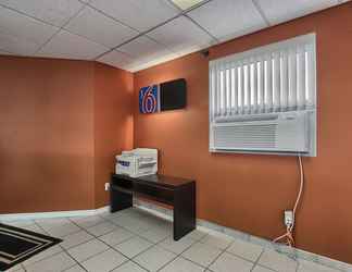 Sảnh chờ 2 Motel 6 Windsor, ON