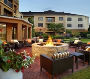 Common Space 7 Courtyard by Marriott Columbus Airport