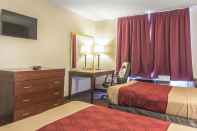 Bedroom Econo Lodge Orillia