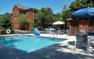 Hồ bơi 5 Extended Stay America Suites Charleston Northwoods Blvd