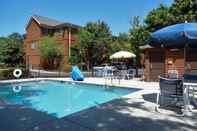 Hồ bơi Extended Stay America Suites Charleston Northwoods Blvd