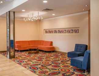 Lobby 2 Quality Inn and Suites Winnipeg