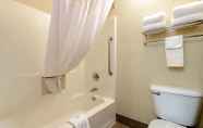 In-room Bathroom 5 Quality Suites