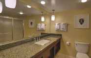 In-room Bathroom 2 Excalibur Hotel & Casino