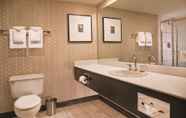 In-room Bathroom 6 Excalibur Hotel & Casino