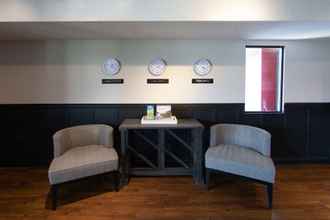 Lobby 4 SureStay Hotel by Best Western Castlegar