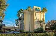 Exterior 6 La Quinta Inn & Suites by Wyndham West Palm Beach Airport