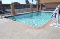 Swimming Pool Summerfield Inn Fresno Yosemite