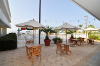 Common Space Best Western Navarre Waterfront