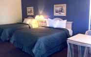 Bedroom 4 Days Inn by Wyndham Gilroy