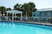 Swimming Pool Destin Inn and Suites