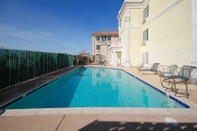 Swimming Pool Best Western El Centro Inn