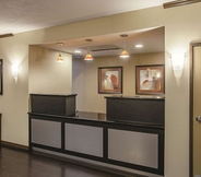 Lobby 6 La Quinta Inn & Suites by Wyndham Davis