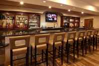 Bar, Cafe and Lounge DoubleTree by Hilton Claremont