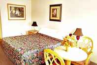 Bedroom Parkway Inn