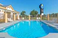 Swimming Pool Days Inn & Suites by Wyndham Osceola AR